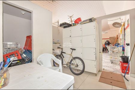 2_photo/94dcfb9db1.f279df7ab7105e24-ATLAS-0690e2e2-6901-4835-8410-1f46db8afea6.jpg de casa à venda com 3 quartos, 395m² em Sítio Cercado, Curitiba