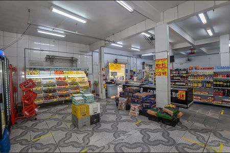 4_photo/94dcfb9db1.f279df7ab7105e24-ATLAS-0d7cccc2-2382-4e1f-8893-25bd5d9447a0.jpg de casa à venda com 3 quartos, 395m² em Sítio Cercado, Curitiba