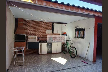 12_photo/94dcfb9ef5.c1dc00249eefaead-ATLAS-13a73710-b3f7-4b48-b438-82a4a88532db.jpg de casa à venda com 3 quartos, 160m² em Sítio Cercado, Curitiba