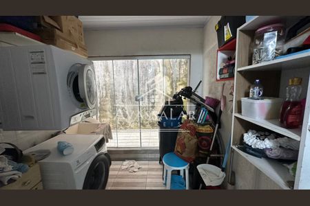 14_photo/94dcfba213.1300cc2611e44dfd-ATLAS-ff0c4313-9979-4fab-91a7-59b7f5bd2e0e.jpg de casa à venda com 2 quartos, 35m² em Sítio Cercado, Curitiba