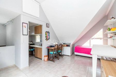 43_photo/94dcfba3f1.04091b6821e5c280-ATLAS-bd2244a7-16a0-4847-8669-90bd73d07a18.jpg de casa à venda com 3 quartos, 110m² em Sítio Cercado, Curitiba