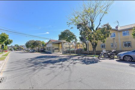 4_photo/94dcfba3f5.831b7bf37550e2c4-ATLAS-0c98c9aa-55d2-40cd-8996-fb915db2bebd.jpg de casa à venda com 3 quartos, 180m² em Sítio Cercado, Curitiba