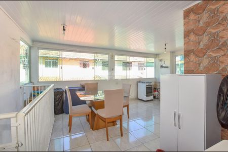 7_photo/94dcfba3f5.831b7bf37550e2c4-ATLAS-2e4f8103-4450-4f37-9bf7-d9cb987822f5.jpg de casa à venda com 3 quartos, 180m² em Sítio Cercado, Curitiba