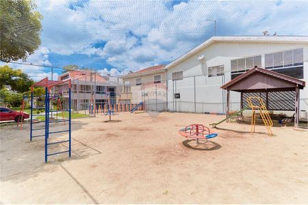 9_photo/94dcfba3f5.831b7bf37550e2c4-ATLAS-2ec16702-6a7f-498b-b83c-672d4861fa5f.jpg de casa à venda com 4 quartos, 230m² em Sítio Cercado, Curitiba