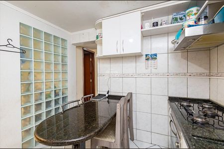 6_photo/94dcfba3f5.bd14e2bd8281e2f5-ATLAS-14ddf7b2-15c6-4600-af2f-70bc320681f4.jpg de casa à venda com 2 quartos, 69m² em Sítio Cercado, Curitiba