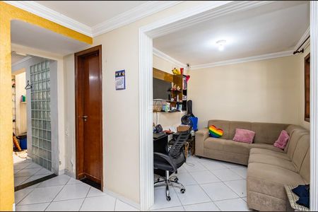 4_photo/94dcfba3f5.bd14e2bd8281e2f5-ATLAS-c0e646de-82bd-484f-8059-6d40e47fc1b0.jpg de casa à venda com 2 quartos, 69m² em Sítio Cercado, Curitiba