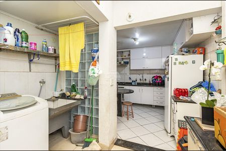 24_photo/94dcfba3f5.bd14e2bd8281e2f5-ATLAS-d381c885-d35d-40b1-94f8-f693d20e319a.jpg de casa à venda com 2 quartos, 69m² em Sítio Cercado, Curitiba