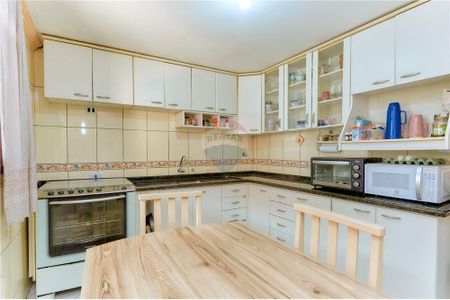 2_photo/94dcfba40d.831b7bf37550e2c4-ATLAS-12ccb865-a281-4b9b-bc25-e48f5ffc52dd.jpg de casa à venda com 4 quartos, 230m² em Sítio Cercado, Curitiba