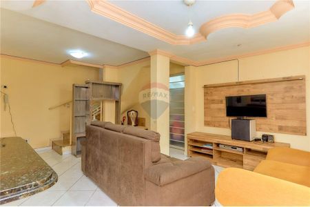 5_photo/94dcfba40d.831b7bf37550e2c4-ATLAS-a69e516f-63fe-4efc-91b6-e2e2136be6e8.jpg de casa à venda com 4 quartos, 230m² em Sítio Cercado, Curitiba