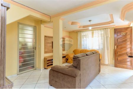 6_photo/94dcfba40d.831b7bf37550e2c4-ATLAS-dbb3932f-6f53-4040-b970-1ee1c7fd6eaa.jpg de casa à venda com 4 quartos, 230m² em Sítio Cercado, Curitiba