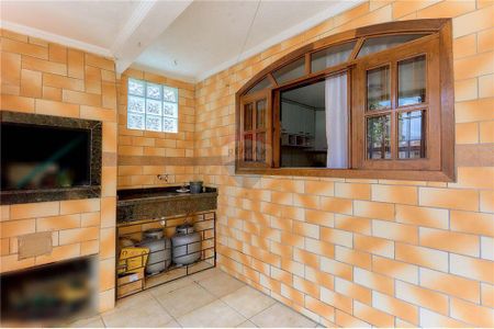 10_photo/94dcfba40d.831b7bf37550e2c4-ATLAS-ee83fb7a-29ea-4c9e-8a58-f19ef9f40db8.jpg de casa à venda com 4 quartos, 230m² em Sítio Cercado, Curitiba