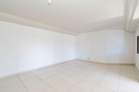 46_photo/94dcfba483.7cabae515ccd2ab5-ATLAS-a21e2425-34d8-4168-83d0-49c02a9849e0.jpg de casa à venda com 3 quartos, 600m² em Sítio Cercado, Curitiba