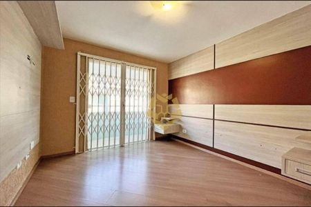 5_photo/94dcfba62b.2f15d505e37c7ac5-ATLAS-d04a8966-76be-4f03-88ee-0a2bc6aa9485.jpg de casa à venda com 3 quartos, 144m² em Alto Boqueirão, Curitiba