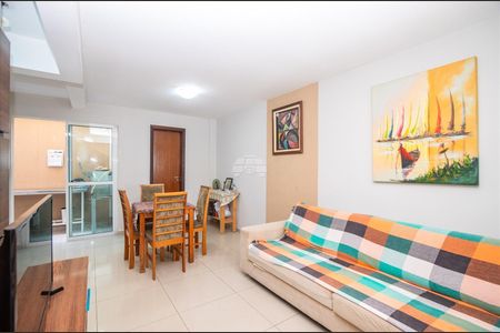 6_photo/94dcfba6d5.3504bb5d1b9d45d9-ATLAS-3f185e35-7db3-4a63-a3d0-740f2fabe94b.jpg de casa à venda com 3 quartos, 105m² em Xaxim, Curitiba