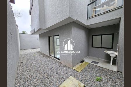 3_photo/94dcfba88f.f0a9dc8cd441a731-ATLAS-d5418fc8-c43a-4e0b-971f-f3de1a6d16d8.jpg de casa à venda com 3 quartos, 99m² em Xaxim, Curitiba