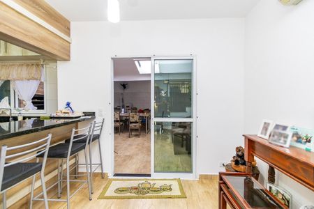 9_photo/94dcfba9e5.6415e8a9163bd67a-ATLAS-3a92a076-fbcf-43dd-9203-77fdd9058d3c.jpg de casa à venda com 3 quartos, 150m² em Alto Boqueirão, Curitiba