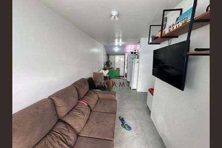 2_photo/94dcfbaa15.ebe78b664c0c43ad-ATLAS-9029ca8e-bdd9-424e-9224-6f267119dc1b.jpg de casa à venda com 3 quartos, 50m² em Xaxim, Curitiba