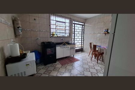 5_photo/94dcfbaaf1.a6414585ef65a203-ATLAS-8cf6ef5a-03e8-4e6f-8a63-30eb7a3ddf88.jpg de casa à venda com 3 quartos, 140m² em Boqueirão, Curitiba