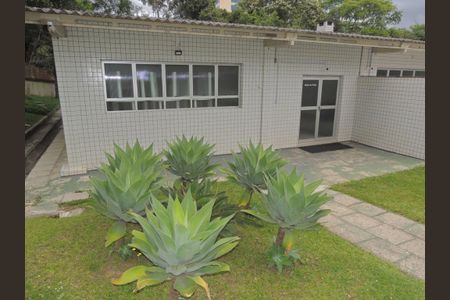 3_photo/94dcfbada1.fe28dd5abdae63d1-ATLAS-12afd4f3-fd7f-4df9-8c68-cf197093f567.jpg de apartamento para alugar com 3 quartos, 61m² em Alto Boqueirão, Curitiba