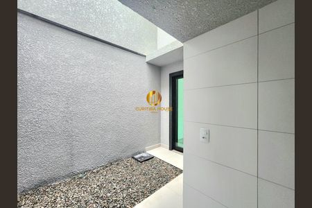 5_photo/94dcfbaeb5.6a5ff667abce5f74-ATLAS-7ae4a6e4-8e49-4a5d-b851-fb42beb962a3.jpg de casa à venda com 3 quartos, 84m² em Alto Boqueirão, Curitiba