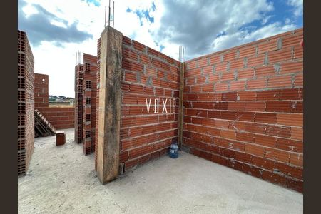 3_photo/94dcfbaf25.08f922be3a726ba4-ATLAS-32fc5636-e25e-4f89-a843-5e72f3d6b67b.jpg de casa à venda com 2 quartos, 90m² em Alto Boqueirão, Curitiba