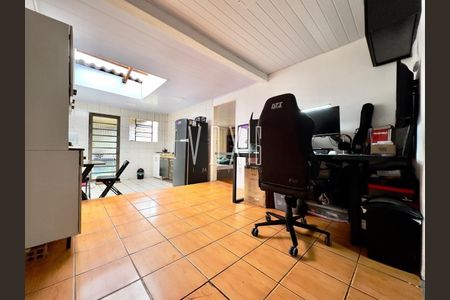 12_photo/94dcfbb2b1.79518a11401aeb31-ATLAS-7a05b404-f7cc-4e1a-8a69-2f16a9867fea.jpg de casa à venda com 3 quartos, 70m² em Alto Boqueirão, Curitiba