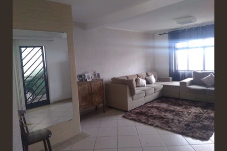 2_photo/94dcfbb44f.946706f595a35fce-ATLAS-8ace5763-978d-4ea4-a2f0-5364df06b2de.jpg de casa à venda com 5 quartos, 210m² em Alto Boqueirão, Curitiba