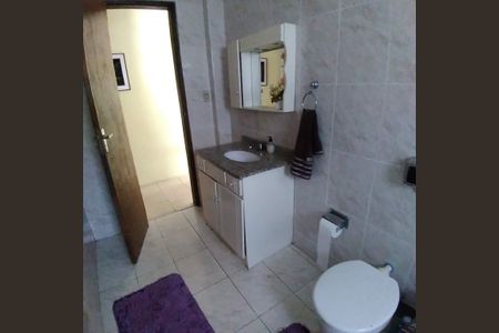 5_photo/94dcfbb44f.946706f595a35fce-ATLAS-98e15e1b-cea2-4ffc-a7c3-09d0c52fe1e8.jpg de casa à venda com 5 quartos, 210m² em Alto Boqueirão, Curitiba