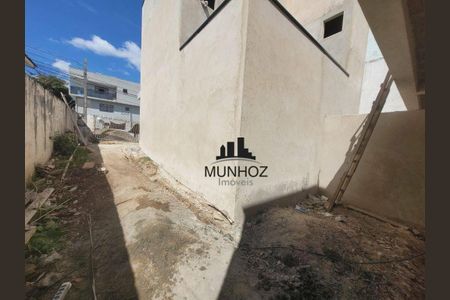 5_photo/94dcfbb525.ed849ba541f77de2-ATLAS-15ed4cf0-7efc-414c-800c-97bf26eab527.jpg de casa à venda com 2 quartos, 60m² em Alto Boqueirão, Curitiba