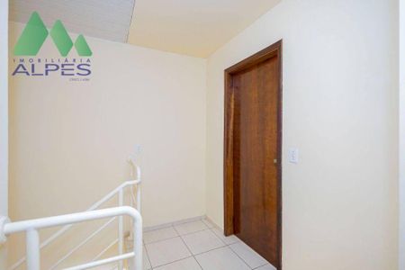 10_photo/94dcfbb5c1.48b3327475e5d0d0-ATLAS-996931fb-e1fc-45da-b33a-85407fb62b81.jpg de casa à venda com 2 quartos, 65m² em Alto Boqueirão, Curitiba