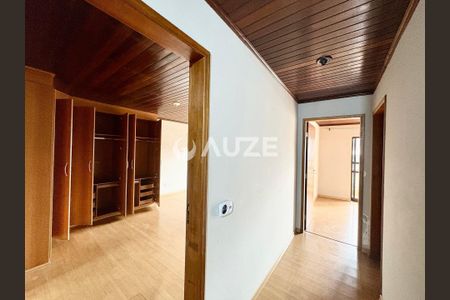 45_photo/94dcfbb77d.fcd6e517dee17966-ATLAS-b8a3257c-26f5-43b7-845b-d11d37e0468d.jpg de casa à venda com 3 quartos, 170m² em Sítio Cercado, Curitiba