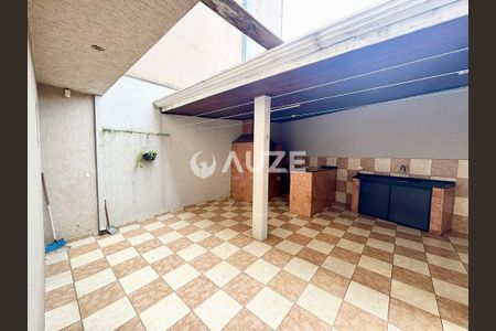 25_photo/94dcfbb77d.fcd6e517dee17966-ATLAS-c780b7d0-734f-4357-816c-0a9e520aa4f5.jpg de casa à venda com 3 quartos, 170m² em Sítio Cercado, Curitiba