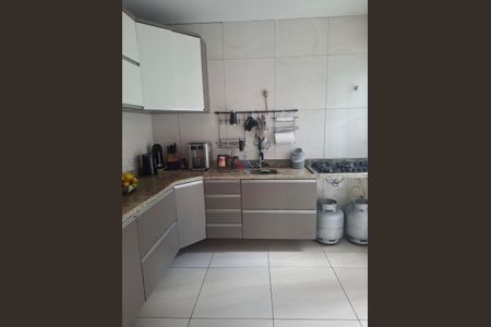 9_photo/94dcfbb82d.235b0d64cbaeeb21-ATLAS-921bf9ca-2a16-436d-a34c-a2e1e8ee143d.jpg de casa à venda com 2 quartos, 160m² em Sítio Cercado, Curitiba