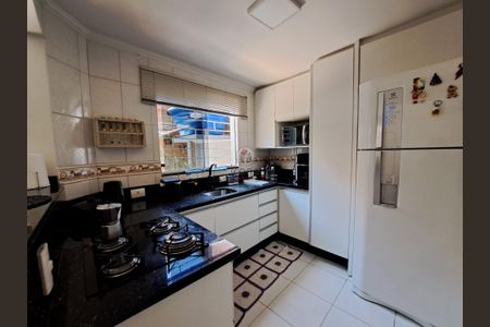 15_photo/94dcfbba79.cdc422f0f5acc07d-ATLAS-2cab9d0f-679f-40c3-9474-99456009f04d.jpg de casa à venda com 3 quartos, 120m² em Sítio Cercado, Curitiba