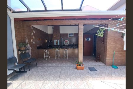 2_photo/94dcfbba79.cdc422f0f5acc07d-ATLAS-520c428e-c672-4ae3-9871-283f7a45c49f.jpg de casa à venda com 3 quartos, 120m² em Sítio Cercado, Curitiba