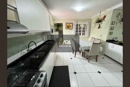 2_photo/94dcfbbba1.70d34e1d457a0501-ATLAS-1bfc4a25-be2b-4b82-bf94-03898c8b3602.jpg de casa à venda com 3 quartos, 284m² em Sítio Cercado, Curitiba