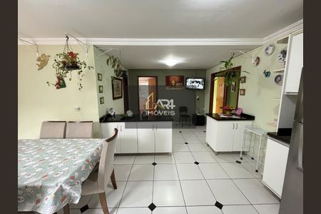 5_photo/94dcfbbba1.70d34e1d457a0501-ATLAS-4db78535-51ba-41af-8286-61d1dc3b74dc.jpg de casa à venda com 3 quartos, 284m² em Sítio Cercado, Curitiba