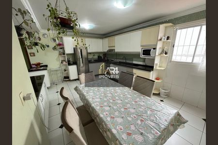 5_photo/94dcfbbba1.70d34e1d457a0501-ATLAS-793bed37-22f3-4e4f-9e56-71b97570cd91.jpg de casa à venda com 3 quartos, 284m² em Sítio Cercado, Curitiba