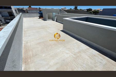 10_photo/94dcfbbc37.5cacb5cd1a05b02e-ATLAS-2baa22bc-b1b3-4f63-a79b-436b59a1eb96.jpg de casa à venda com 3 quartos, 82m² em Sítio Cercado, Curitiba