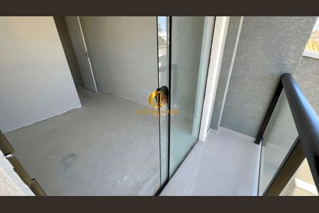 8_photo/94dcfbbc37.5cacb5cd1a05b02e-ATLAS-65d1d62e-5461-4298-8ae7-b7f1966b163a.jpg de casa à venda com 3 quartos, 82m² em Sítio Cercado, Curitiba