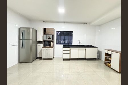 5_photo/94dcfbbc3f.e075d97b1336f571-ATLAS-5cdeb1ca-7c05-4402-8102-51b328fcc1a5.jpg de casa à venda com 4 quartos, 207m² em Sítio Cercado, Curitiba