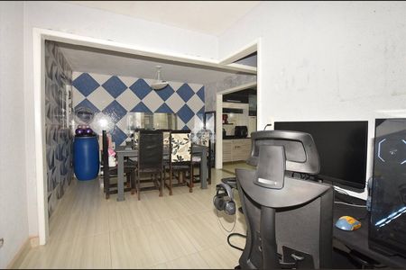 5_photo/94dcfbbc81.527d2e055a247cfd-ATLAS-10ac547a-b401-4c63-9da4-fd6571512e30.jpg de casa à venda com 3 quartos, 190m² em Sítio Cercado, Curitiba