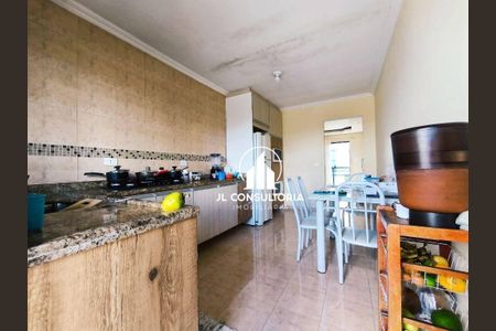 4_photo/94dcfbbe77.e38f2492aa902cd9-ATLAS-aff0513d-6c55-40e9-97a1-700693de2f3b.jpg de casa à venda com 3 quartos, 166m² em Sítio Cercado, Curitiba