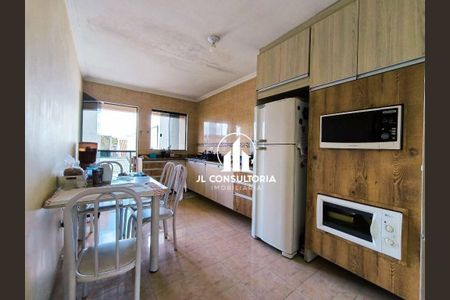 3_photo/94dcfbbe77.e38f2492aa902cd9-ATLAS-cca3bf10-21f1-491b-8cf0-c098084a49a5.jpg de casa à venda com 3 quartos, 166m² em Sítio Cercado, Curitiba