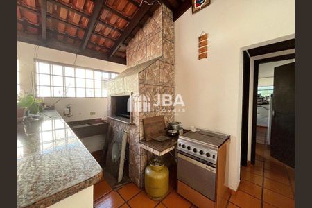 6_photo/94dcfbbf2d.6a6352fa2cb3f7a9-ATLAS-616a45f8-f79d-4435-beae-6b3d0cd21fa5.jpg de casa à venda com 0 quarto, 203m² em Sítio Cercado, Curitiba