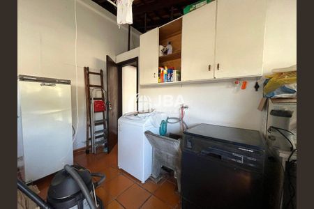 3_photo/94dcfbbf2d.6a6352fa2cb3f7a9-ATLAS-b61177f9-802b-4455-9871-4824330529e7.jpg de casa à venda com 0 quarto, 203m² em Sítio Cercado, Curitiba