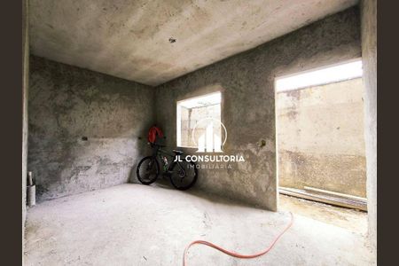 6_photo/94dcfbc1d5.cd944acf8b891d4b-ATLAS-07aa01c5-5aea-47d0-92d5-9c2d03148c7c.jpg de casa à venda com 4 quartos, 150m² em Sítio Cercado, Curitiba