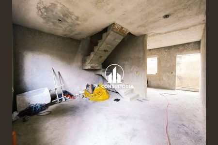 3_photo/94dcfbc1d5.cd944acf8b891d4b-ATLAS-ddbdc26b-13a7-4ba5-949b-66a12d5b5910.jpg de casa à venda com 4 quartos, 150m² em Sítio Cercado, Curitiba