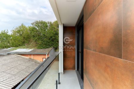 5_photo/94dcfbc291.eb4747a7722cd593-ATLAS-712ec37d-057d-4faa-a514-e20bb9a8391e.jpg de casa à venda com 3 quartos, 137m² em Sítio Cercado, Curitiba