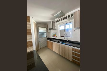 8_photo/94dcfbc571.2d5b66cf4807465a-ATLAS-a2c46740-083a-4365-b9b8-dde97ba6c12c.jpg de casa à venda com 3 quartos, 105m² em Sítio Cercado, Curitiba